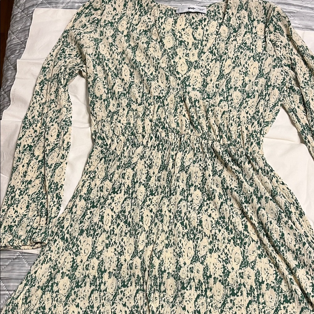 MNG Green and Cream Patterned Long Sleeve Skater Dress. Elastic Waist V Neck.